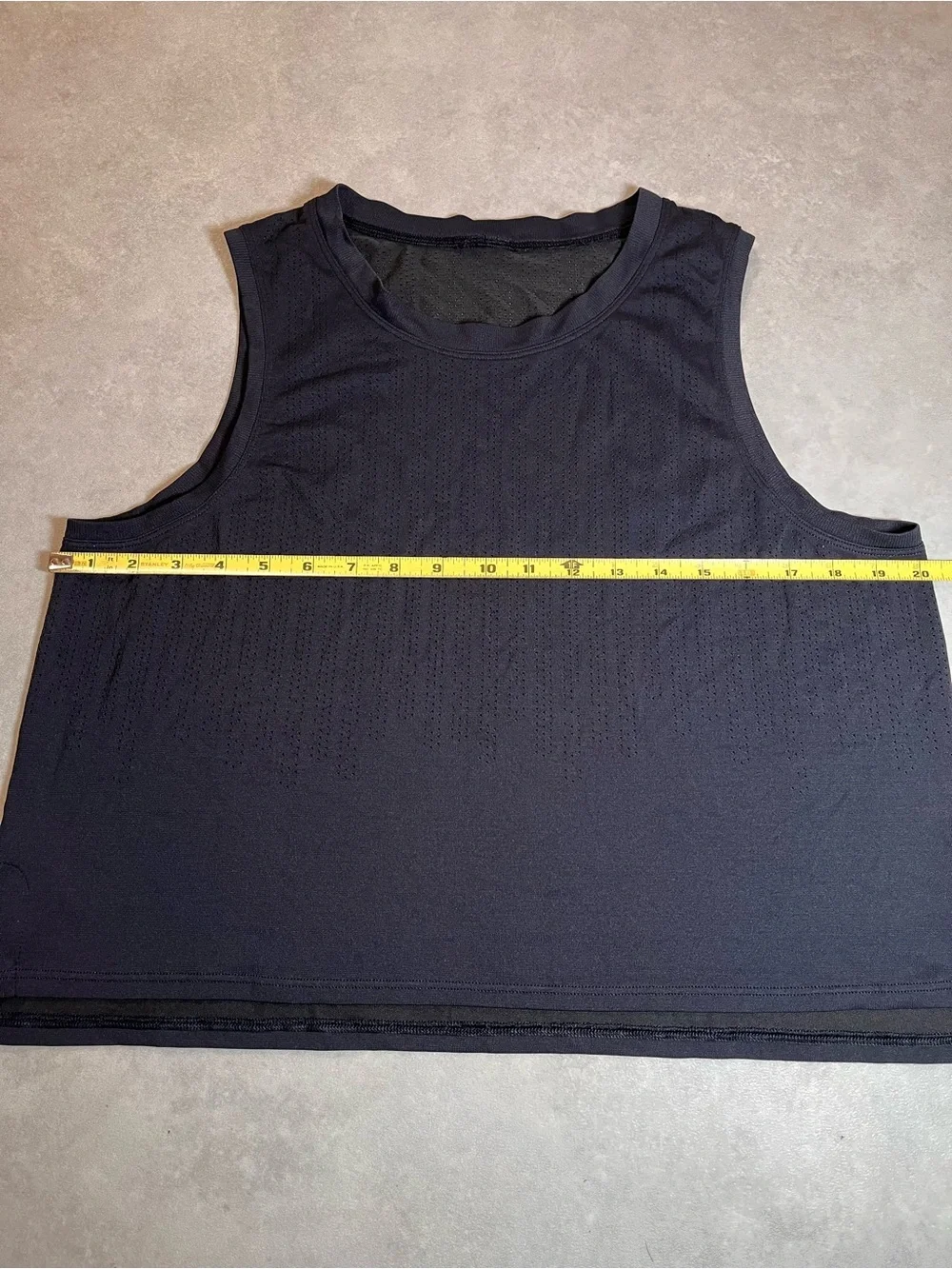 Lululemon Breeze black Lightweight Mesh Tank. Sz 10. Athletic - Picture 7 of 7